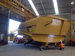 110000lt water tank being moved