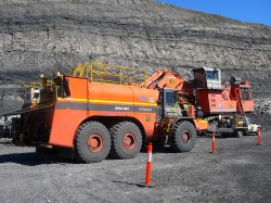 AH400 servicing EX2500