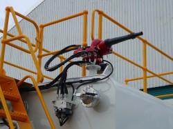 Hydraulic water cannon