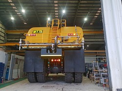 Rear access platform allows safe maintenance of spray gear